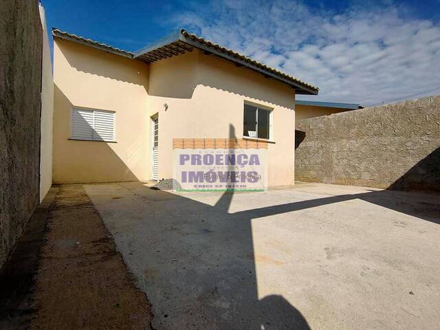 #33 - Casa para Locação em Guaratinguetá - SP
