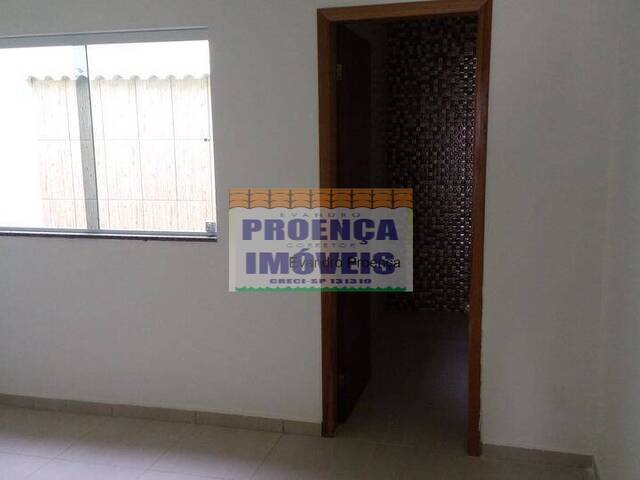 #55 - Casa para Locação em Guaratinguetá - SP