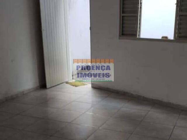 Casa para Locação em Guaratinguetá - 2