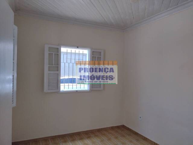 #144 - Casa para Locação em Guaratinguetá - SP