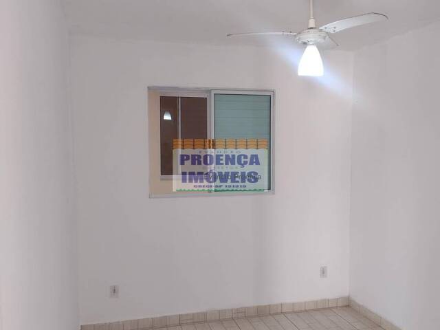 #250 - Casa para Locação em Guaratinguetá - SP