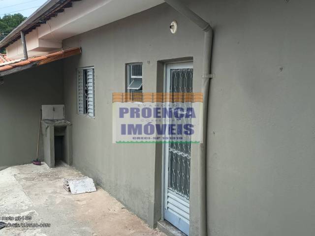 #379 - Casa para Locação em Guaratinguetá - SP