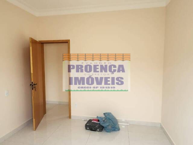 Casa para Locação em Guaratinguetá - 3